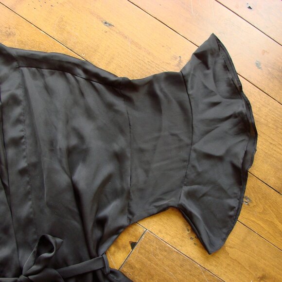 Victoria's Secret Black Satin Robe Flutter Sleeves Size XS Small - Picture 9 of 10